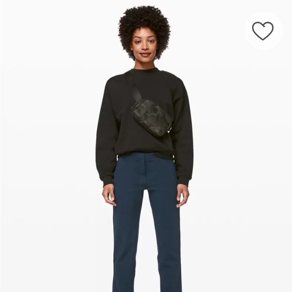 lululemon athletica Pants - LULULEMON ON THE MOVE PANT WOMENS 12 Navy Blue Excellent Condition!